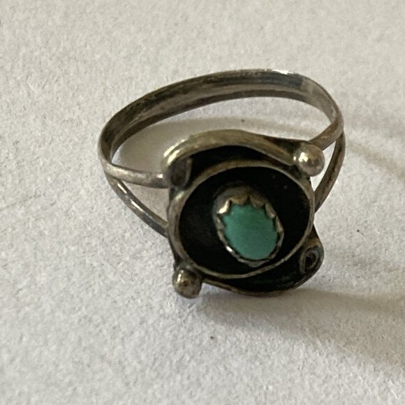 Vintage Turquoise Ring Dainty Silver Southwest Boho Rustic Patina Sz 6 - Picture 9 of 9